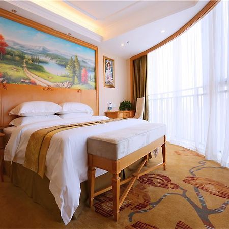 Vienna International Hotel Yantai Changjiang Road Xingyi Square Branch מראה חיצוני תמונה