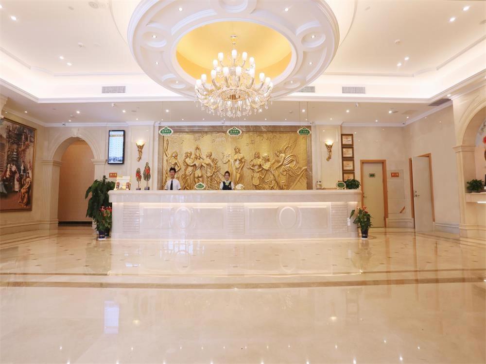 Vienna International Hotel Yantai Changjiang Road Xingyi Square Branch מראה חיצוני תמונה