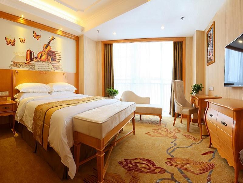 Vienna International Hotel Yantai Changjiang Road Xingyi Square Branch מראה חיצוני תמונה
