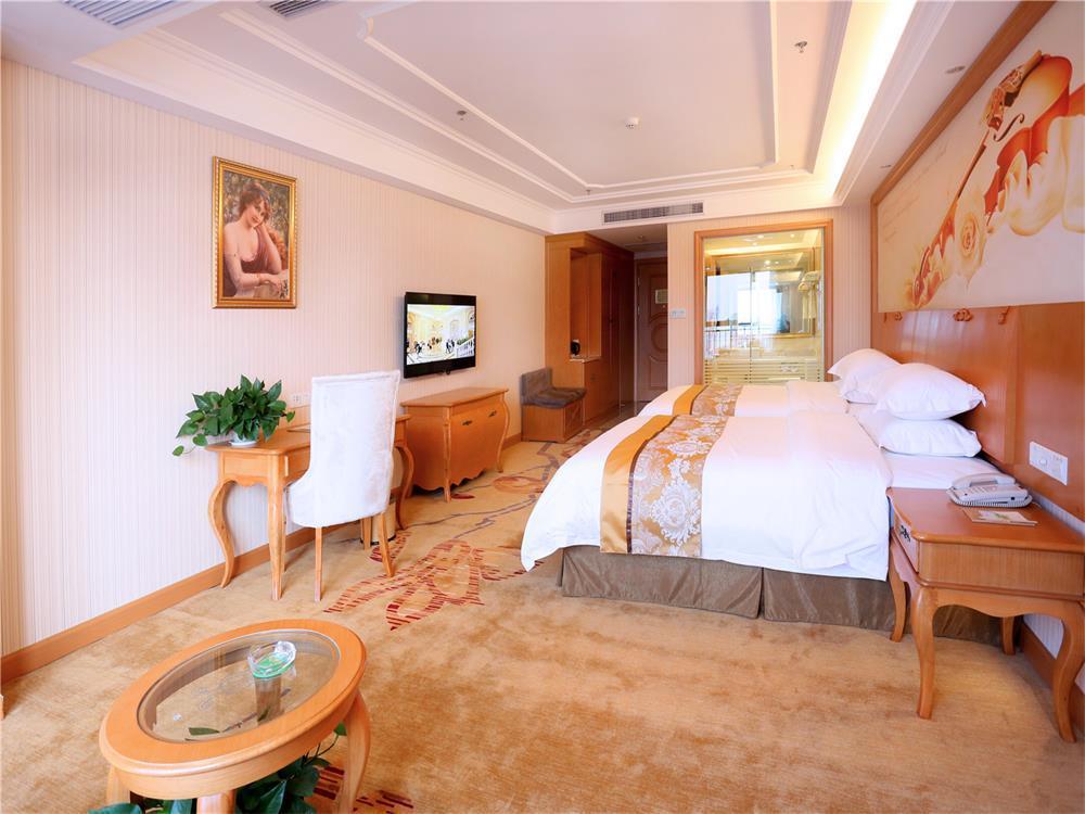 Vienna International Hotel Yantai Changjiang Road Xingyi Square Branch מראה חיצוני תמונה